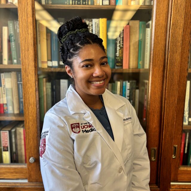 Emonii Robinson, MD
